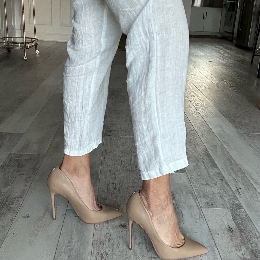 Sam Edelman stilettos size 7 1/2 worn once or twice in a perfect condition.